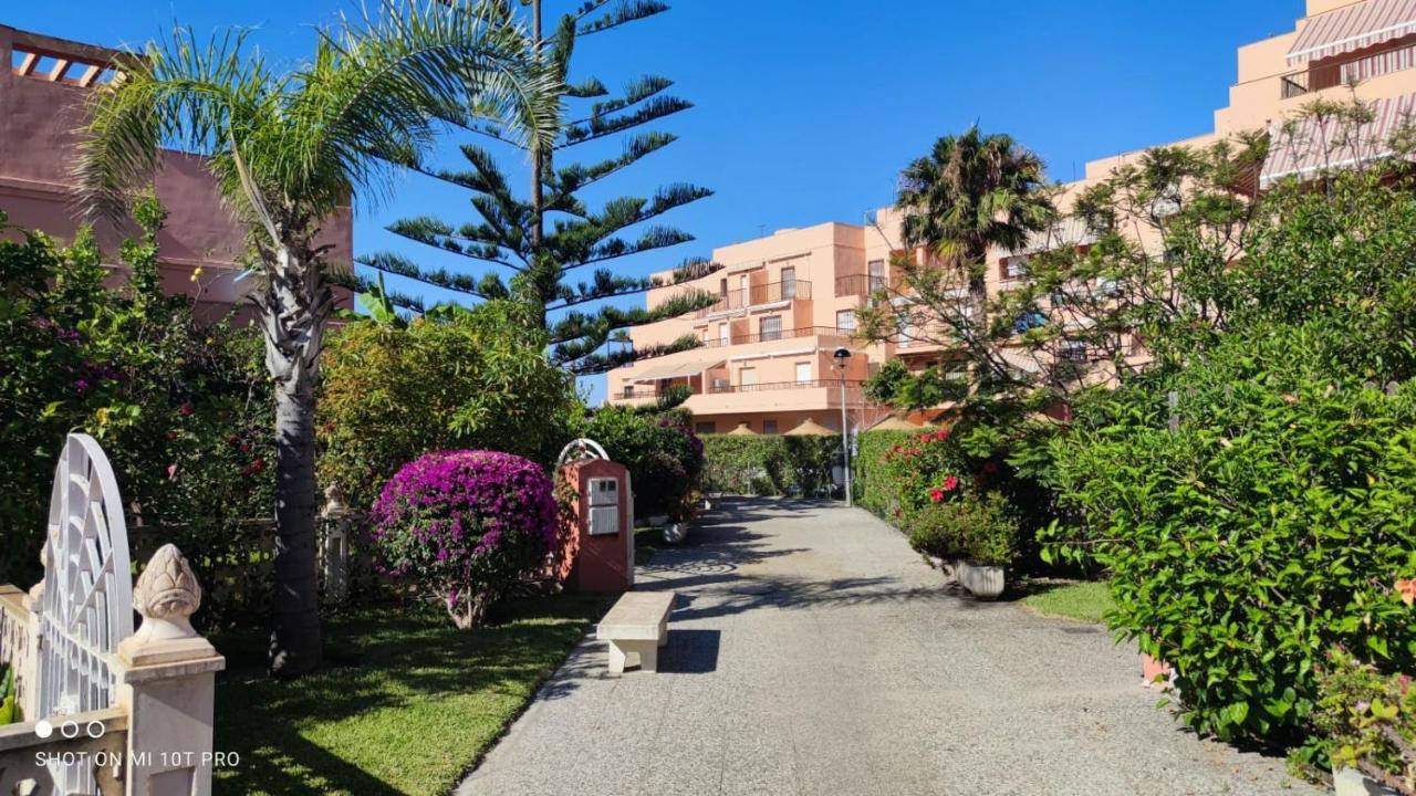 Salobrena - Primera Linea De Playa Junto Al Paseo Maritimo Luaran gambar